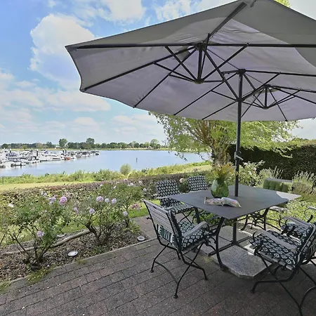 Rose Garden * Stevensweert