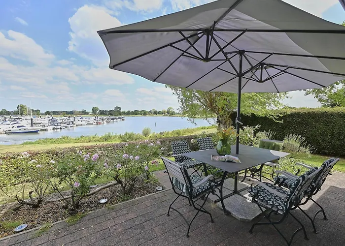 Rose Garden * Stevensweert